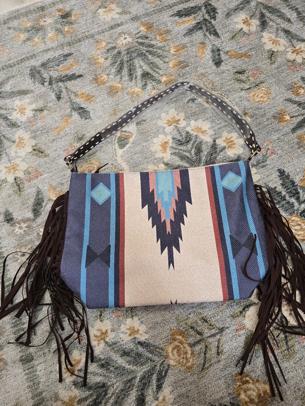 NWT Bohemian Western Fringe Large Shoulder Bag Zip Top Tote - Picture 4 of 7